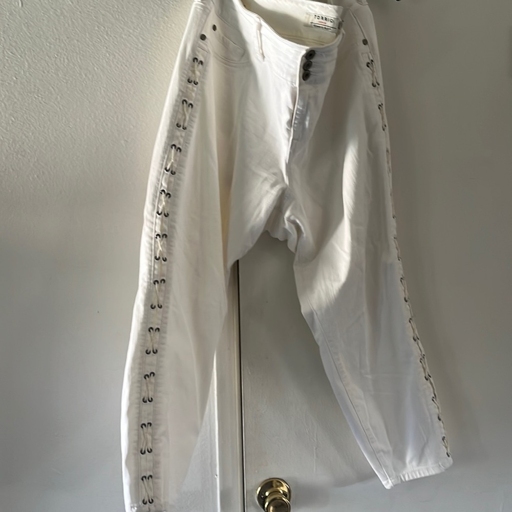 White Torrid jean jeggings